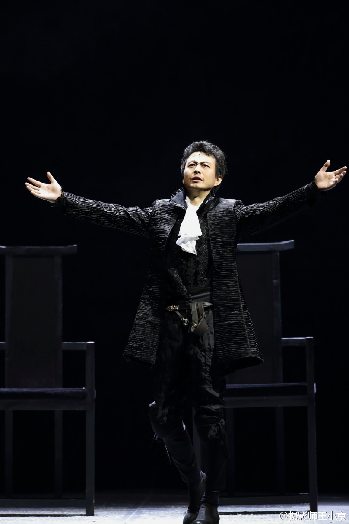  p>赵岭,1974年2月24日出生于江苏常州,中国内地配音男演员,教师,演员