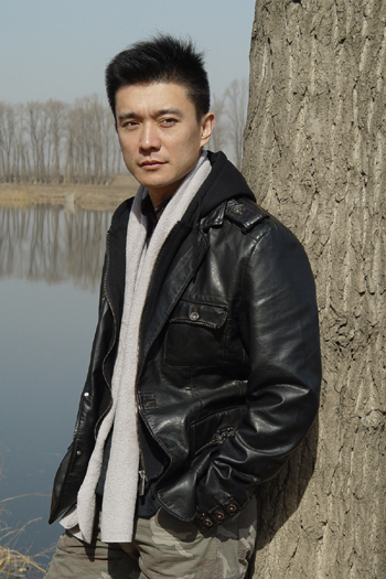  p>张明健,中国男演员,1972年5月25日出生于山东烟台,1996年毕业于 a