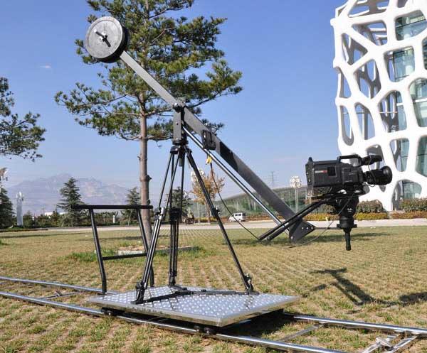  p>摄像机轨道车,是一种用于摄像用固定摄像机的车辆. /p>