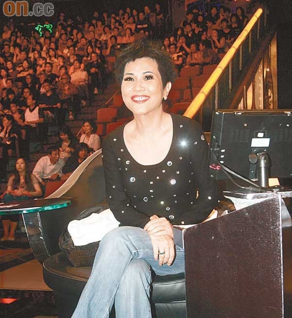  p>《白金升降机》是香港艺人 a target="_blank" href="/item/陈洁灵
