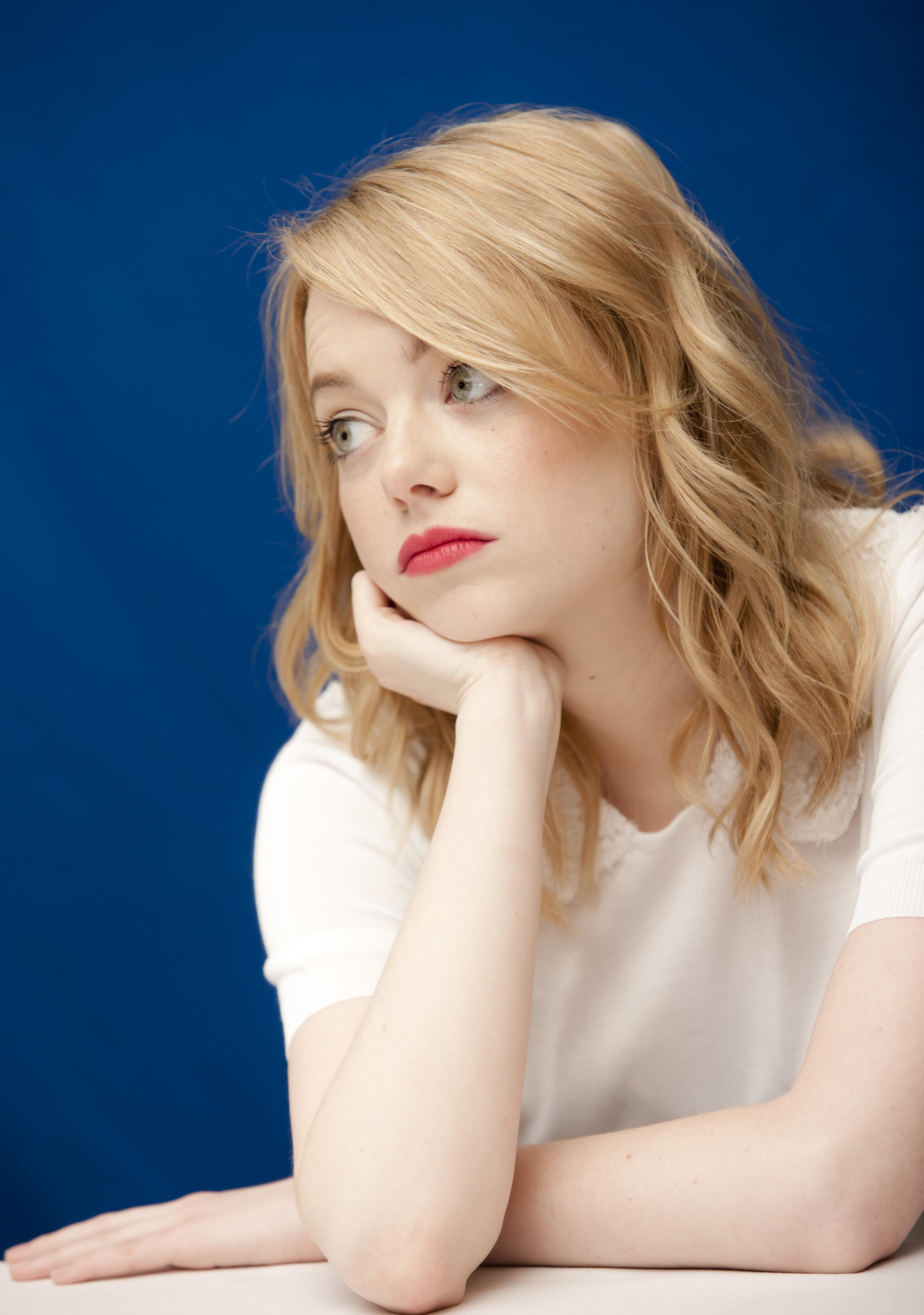  p>艾玛·斯通(emma stone),1988年11月6日出生于美国亚利桑那州斯