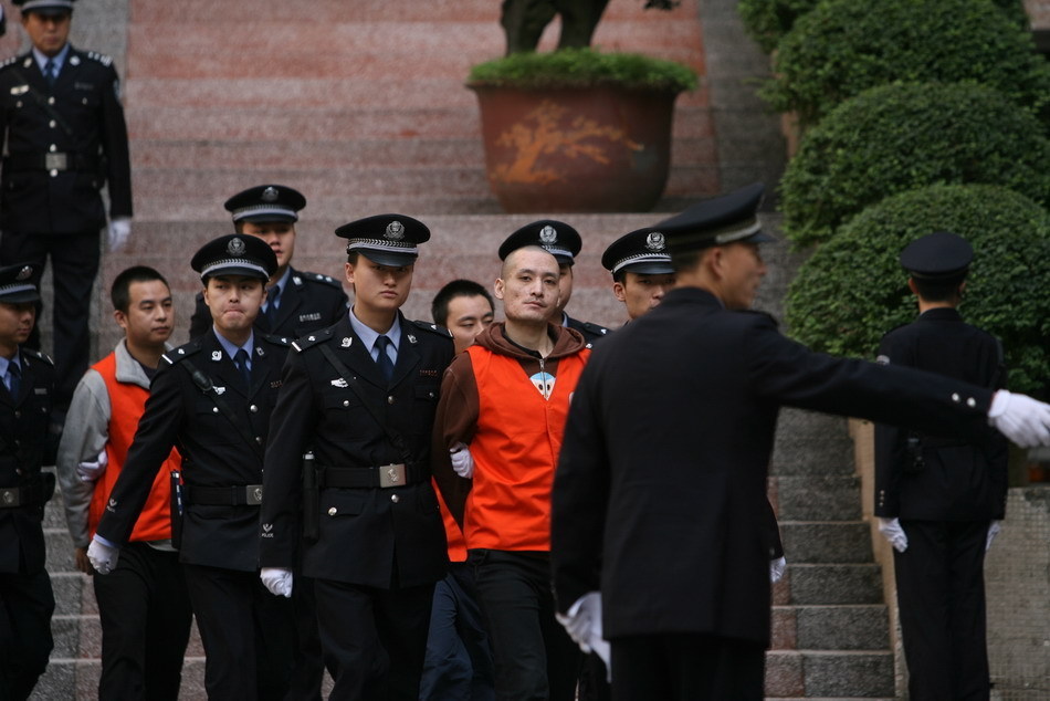 1983年2月8日出生于 a target="_blank" href="/item/重庆/23586"