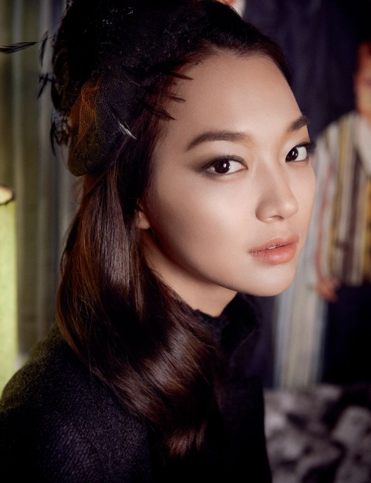  p>申敏儿(shin min a),本名"杨慜娥",1984年4月5日出生于韩国首尔市.