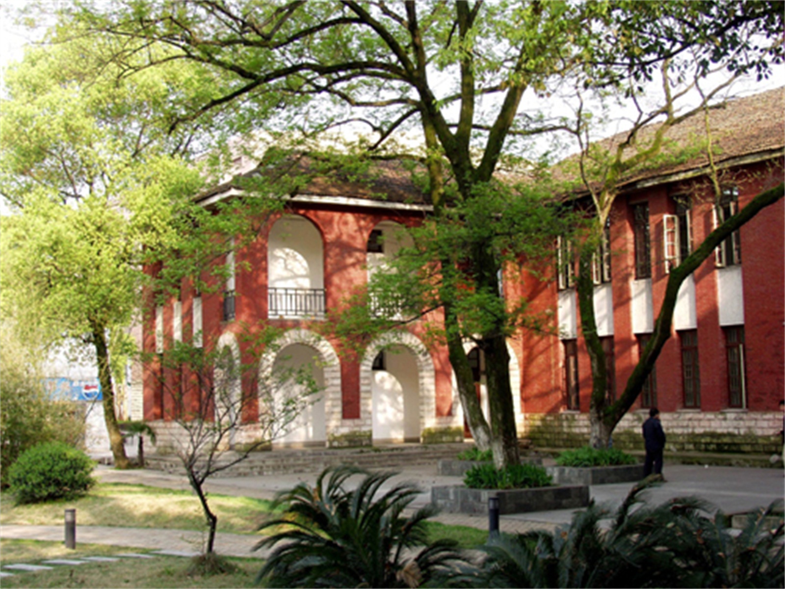 景德镇陶瓷大学