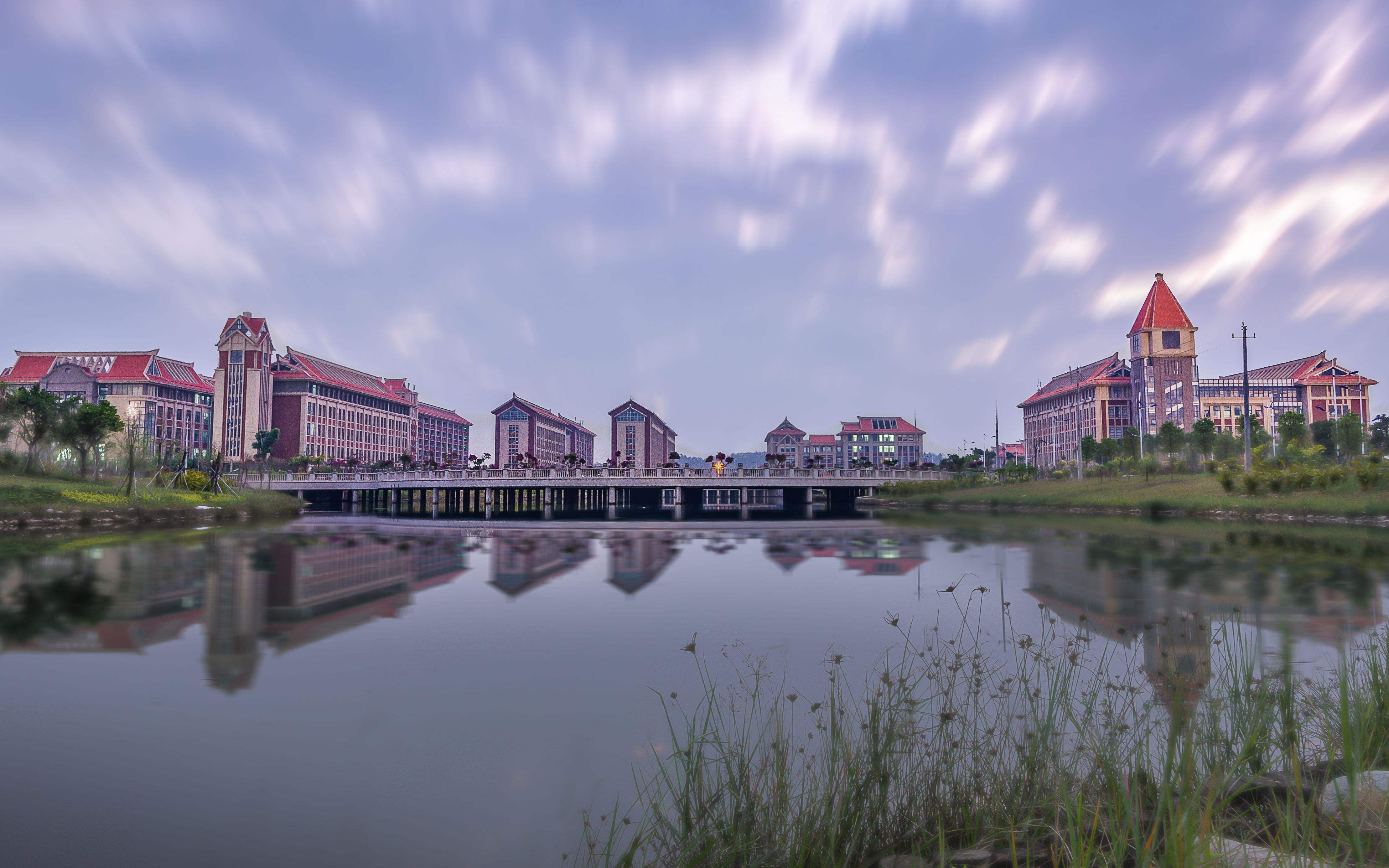  p>北部湾大学位于 a target="_blank" href="/item/广西壮族自治区