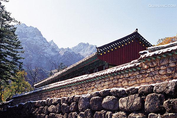 wow7mjdy">束草,地处 a target="_blank" href="/item/韩国/6009333"