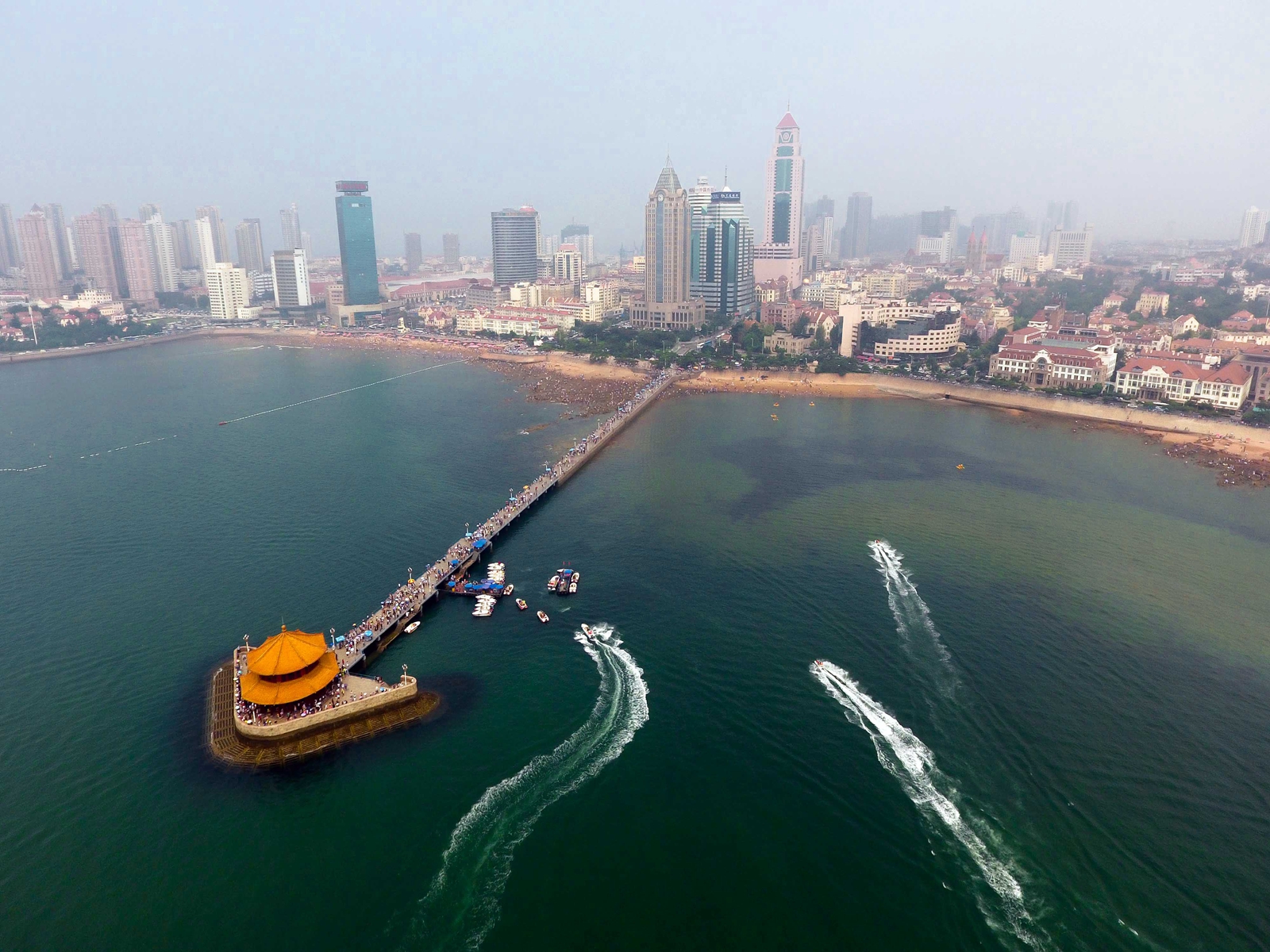 约为15平方公里,是崂山的主峰,也是中国海岸线的第一高峰3青岛栈桥