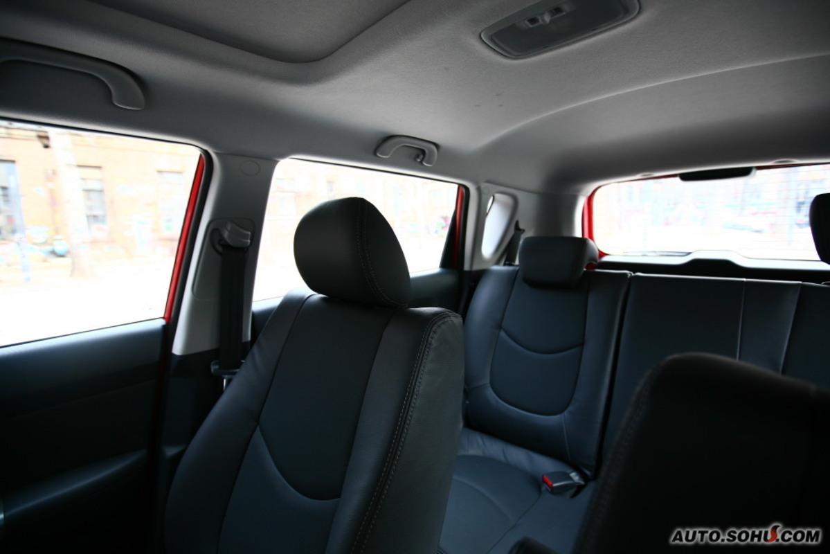  p>起亚秀尔是一款家用经济型轿车,它的内部空间肯定是每个消费者所