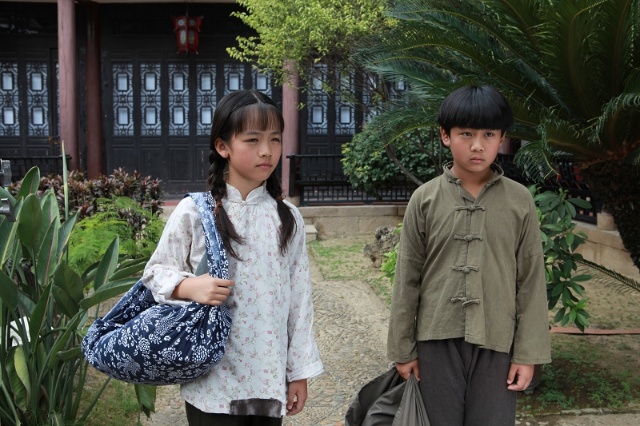  p>《奶奶再爱我一次》是由 a href="#" data-lemmaid="7650876">东阳