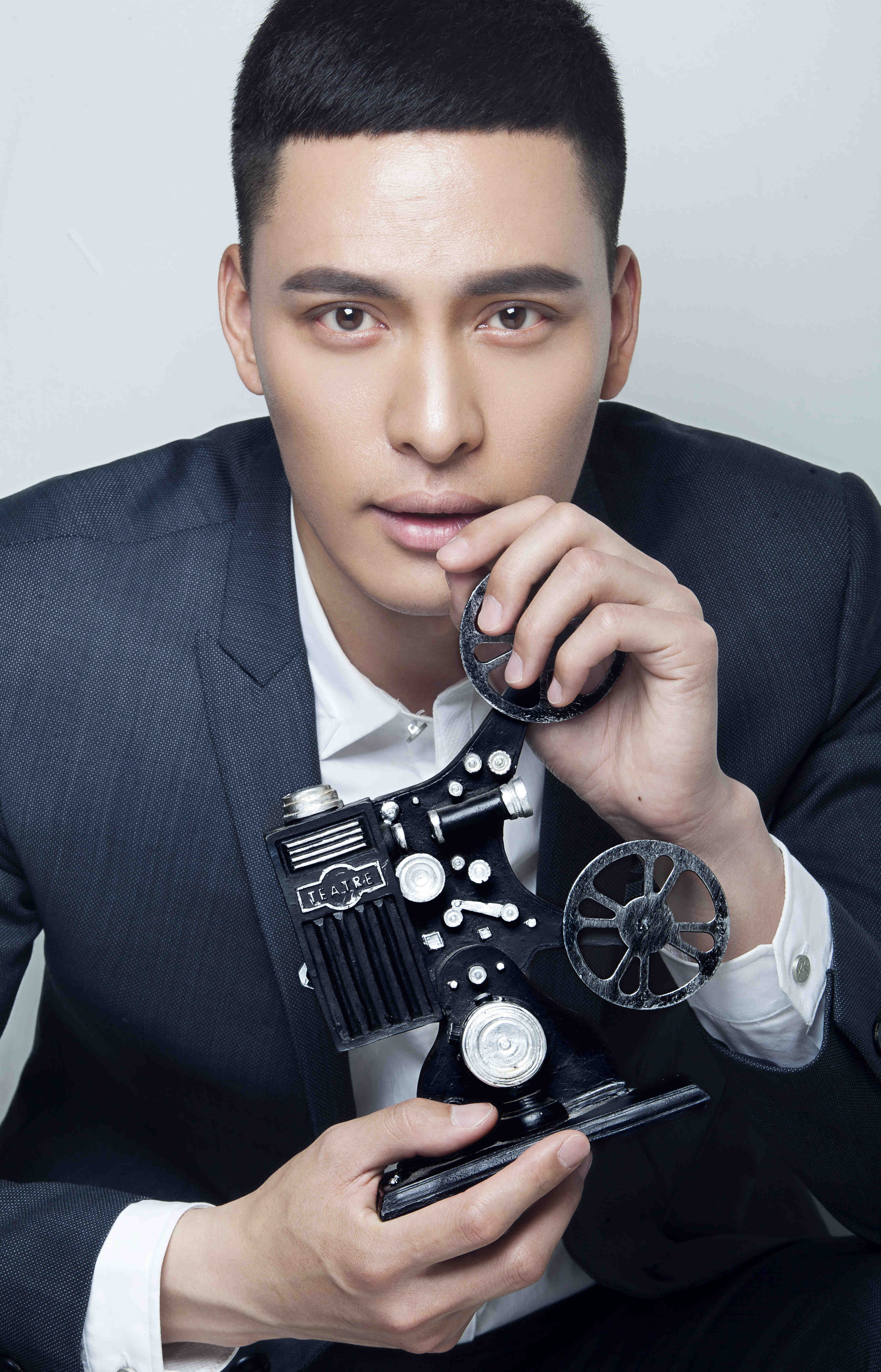 1987年12月12日生于河北省承德市围场县,中国内地新生代影视男演员