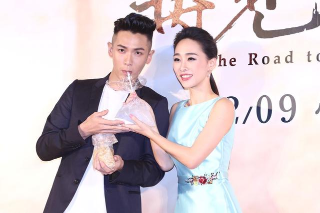  p>《再见瓦城》是由 a target="_blank" href="/item/赵德胤/2324611