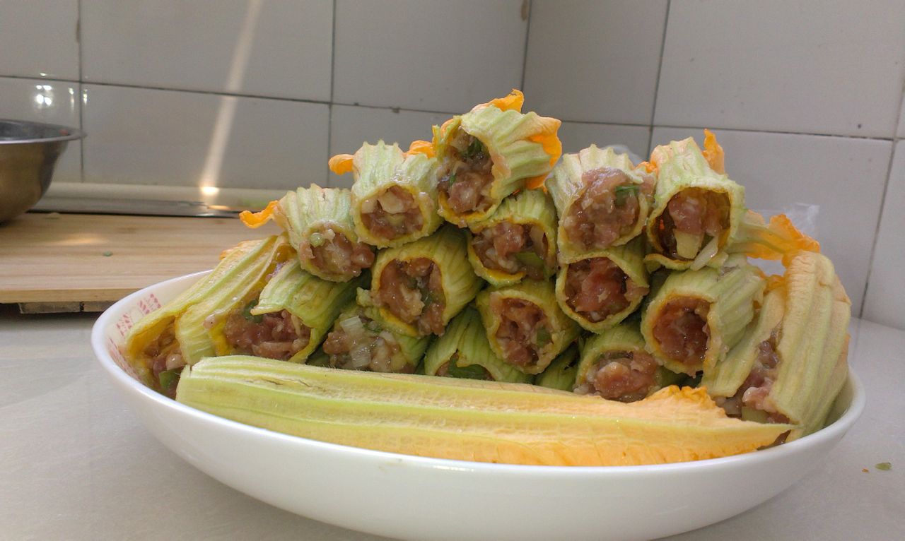 肉酿南瓜花