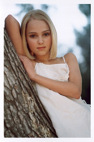  p>安娜索菲亚·罗伯 i>(annasophia robb) /i>,1993年12月8日出生于