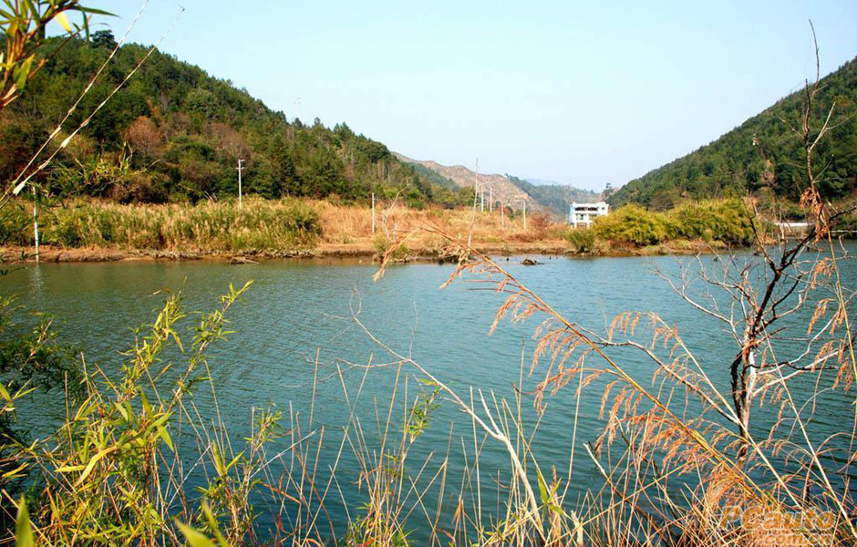 小九寨位于风景秀丽的 a target="_blank" href="/item/台山/6220775"