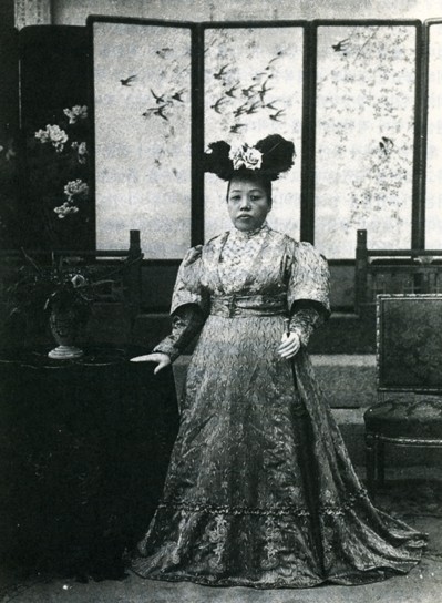  b>纯献皇贵妃 /b>( a target="_blank" href="/item/朝鲜语/1695630"