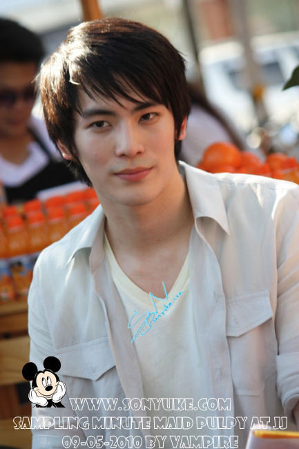  p>颂恩·宋帕山(son),1988年11月12日出生于泰国曼谷,泰国男演员