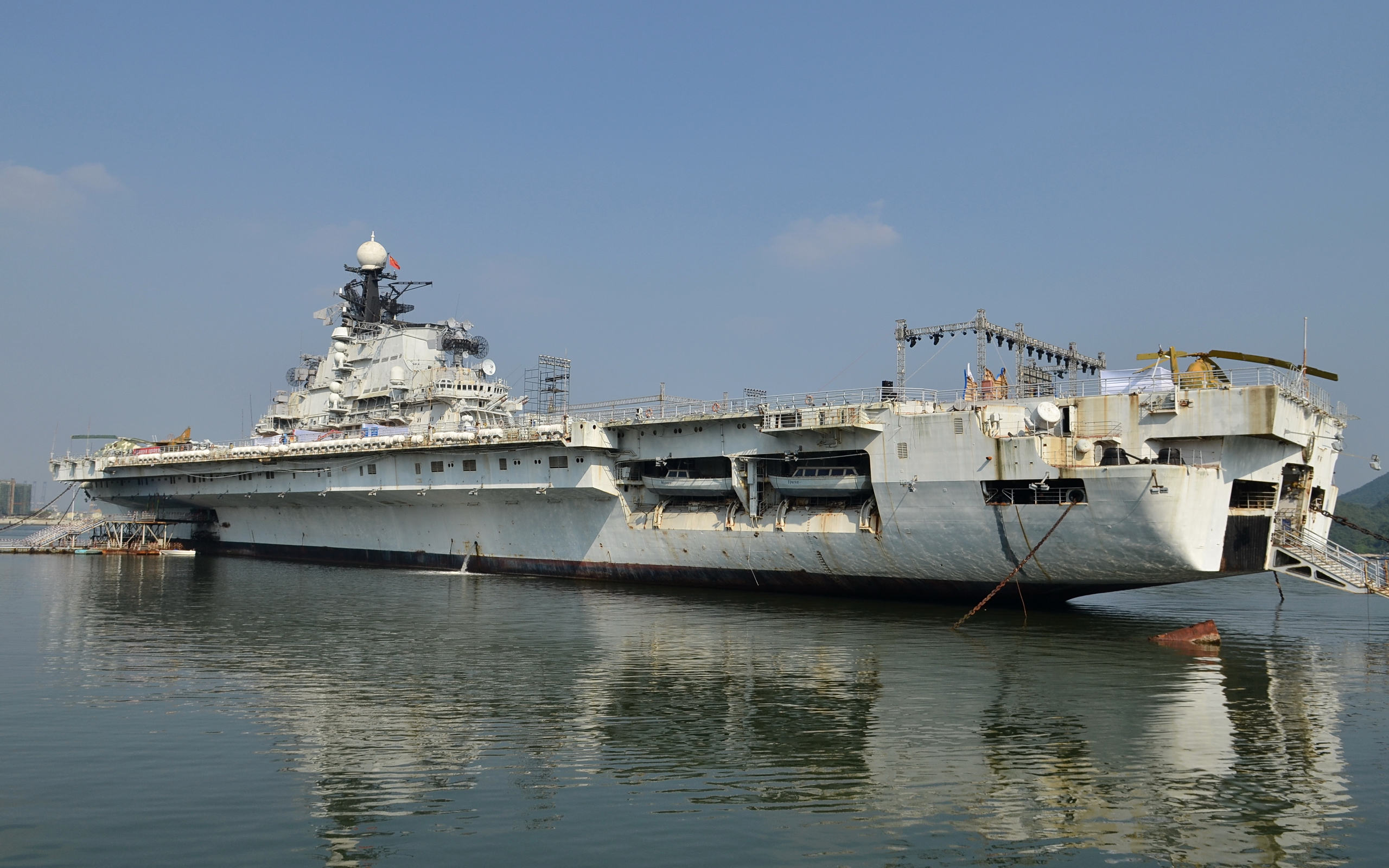 明斯克号航空母舰