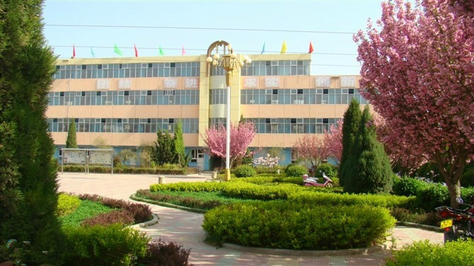  p data-id="gnhe8qnaji">甘谷县第六中学(简称甘谷六中),于1976年3月