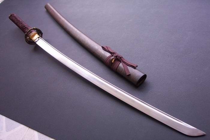 日本武士到底用啥玩意切腹，打刀、肋差还是怀剑？_百科TA说