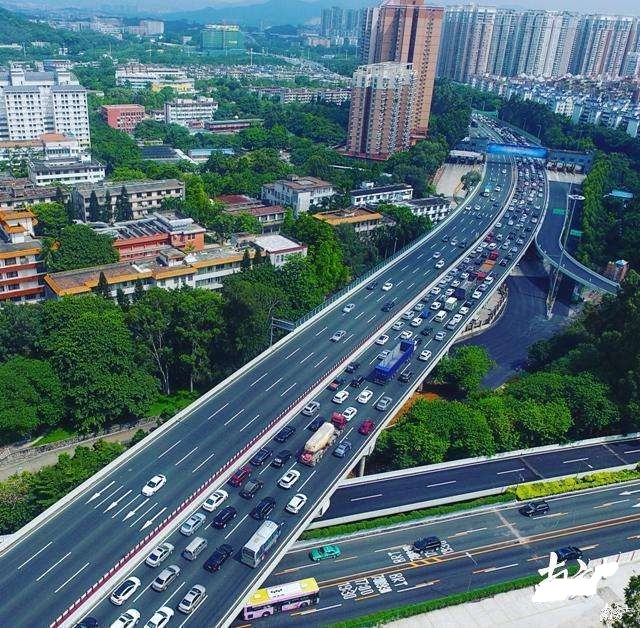  p>华南快速路,简称华南快速,原称华南快速干线,是中国广东省广州市