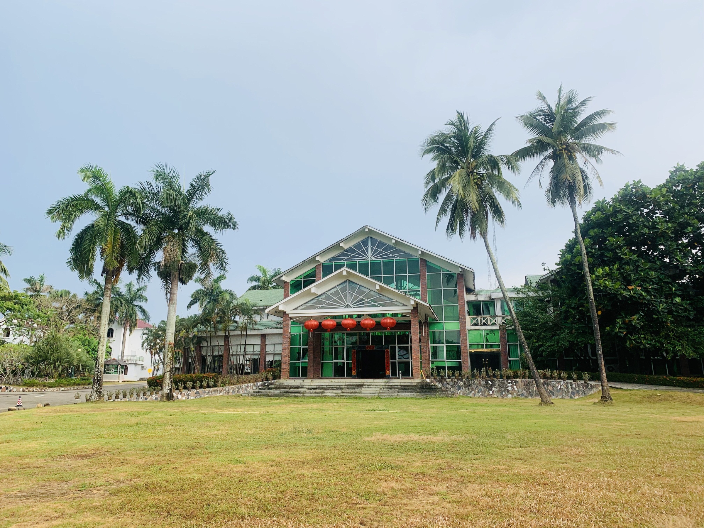 创建于1951年,原名为海南兴隆华侨农场是中国最大的华侨农场,2007年