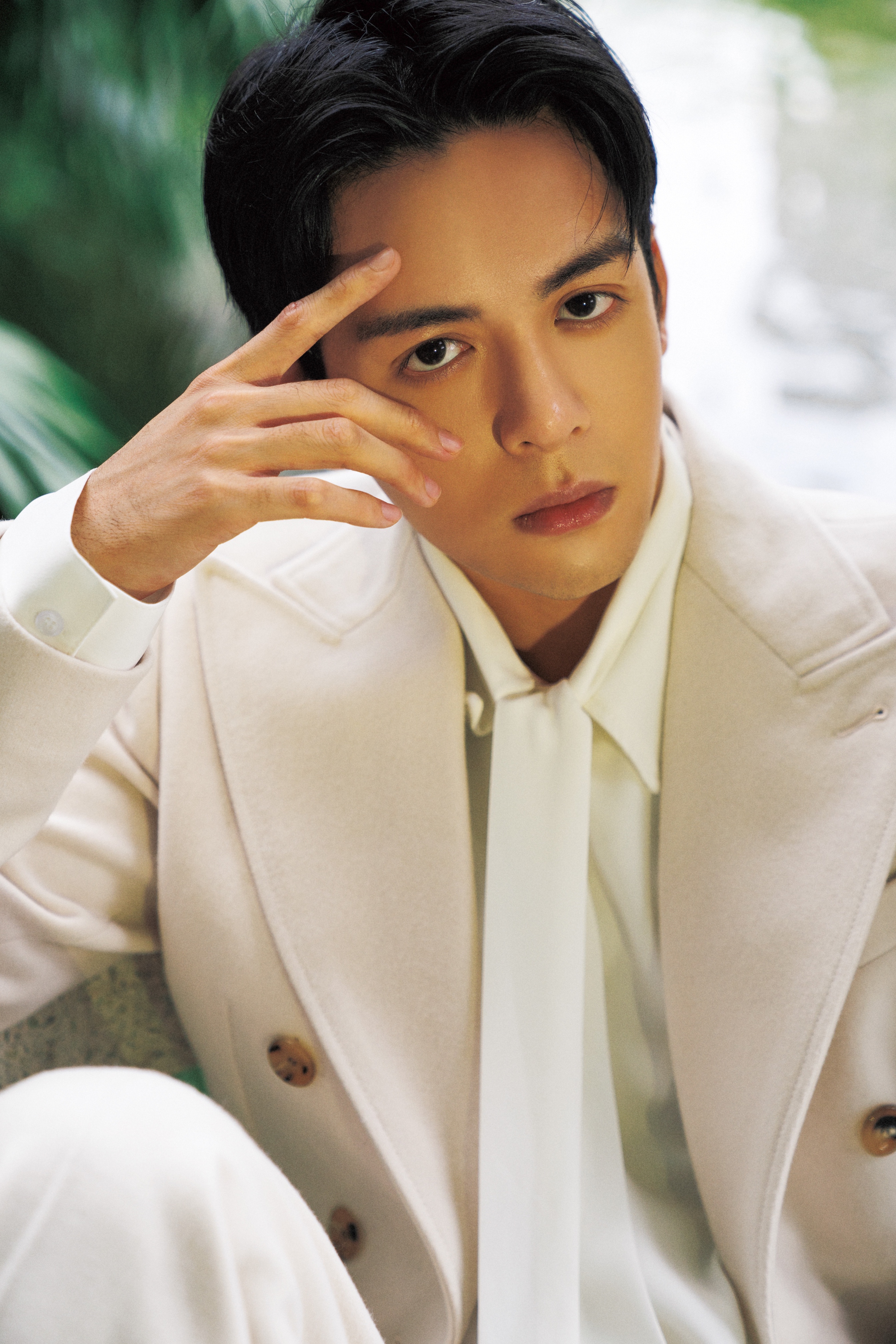 曾舜晞 i>(joseph) /i>,原名曾威航,1996年10月9日出生于广东省深圳市