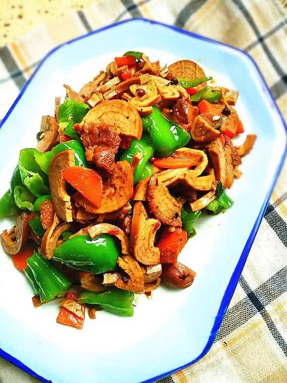 胡萝卜青椒炒素鸡