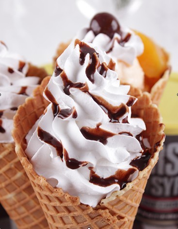  p>偏爱主题冰淇淋,是以手工烤的天然华夫甜筒,自选喜欢的口味冰淇淋