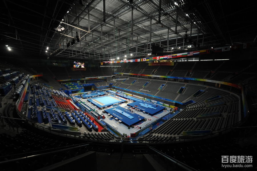  p>国家体育馆(national indoor stadium)位于北京奥林匹克公园中心区