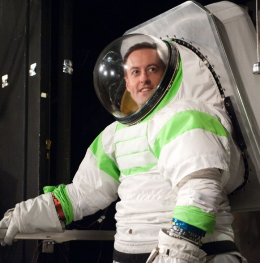  p>航天服(spacesuit)是保障航天员的 a target="