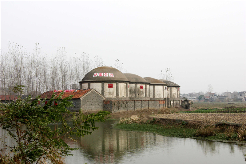  p>陶林粮仓位于扬州市宝应县鲁垛镇陶林村部西南300米处. /p>