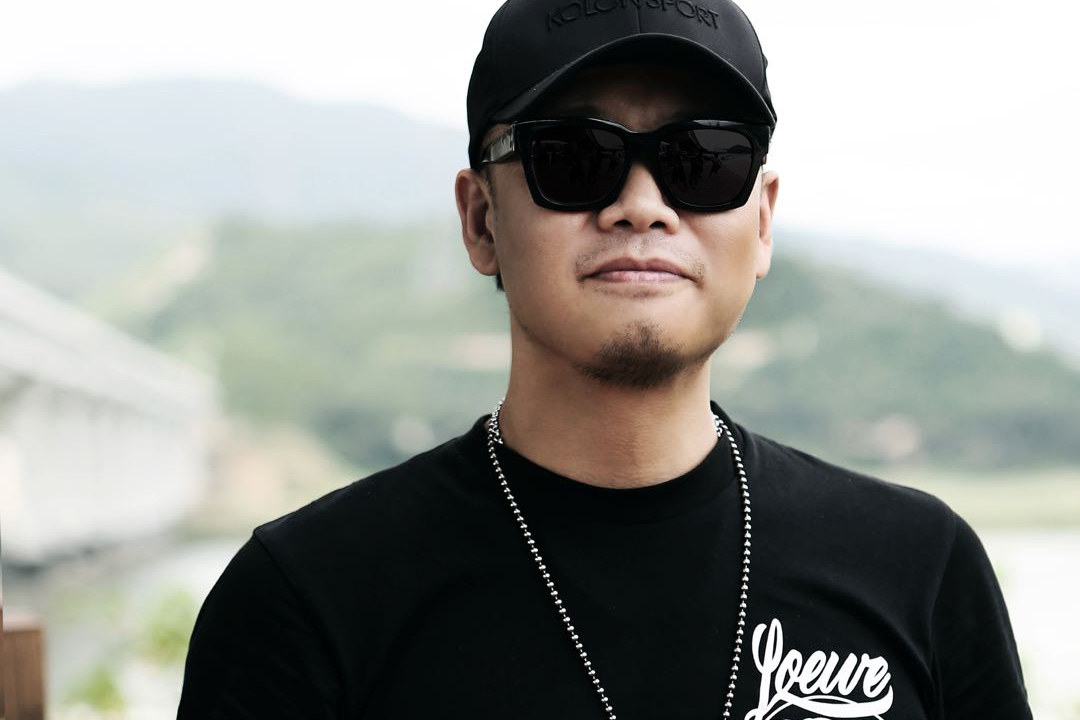 data-id="gnzd9fnzcf">殷飞,男,毕业于中央戏剧学院,中国内地男导演