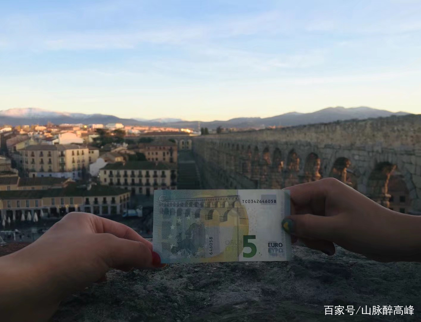 西班牙塞戈维亚景点，能猜出是做什么用的吗？_百科TA说