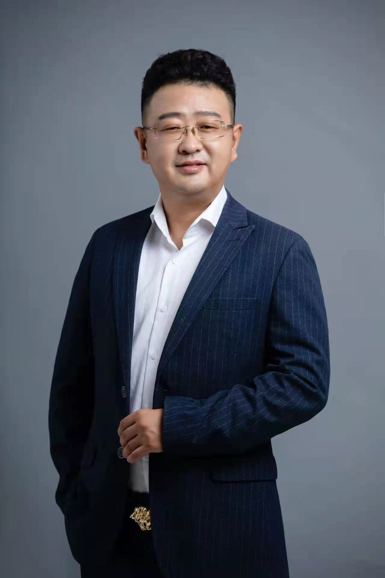 class="ref" data-ctrid="sltzzfmlhdbq">李虎,男,1974年出生于山东省