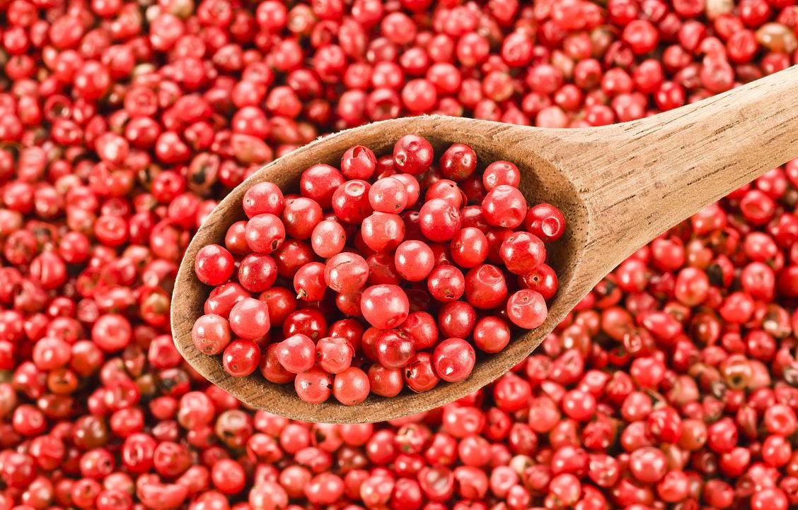  p data-id="gnbk8dizvm">红胡椒是巴西胡椒树的果实.