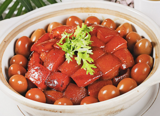 卤蛋红烧肉