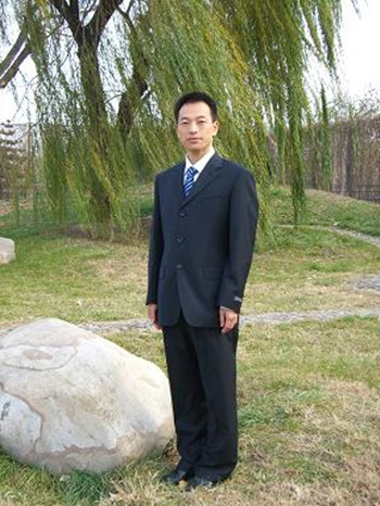 黄建新