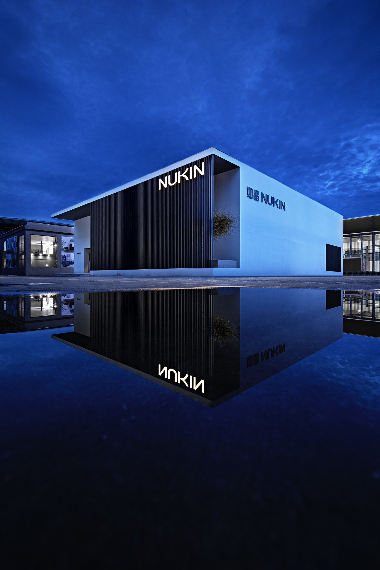 如晶nukin工业园区占地面积36000平米,高级定制整装全方位应用展厅