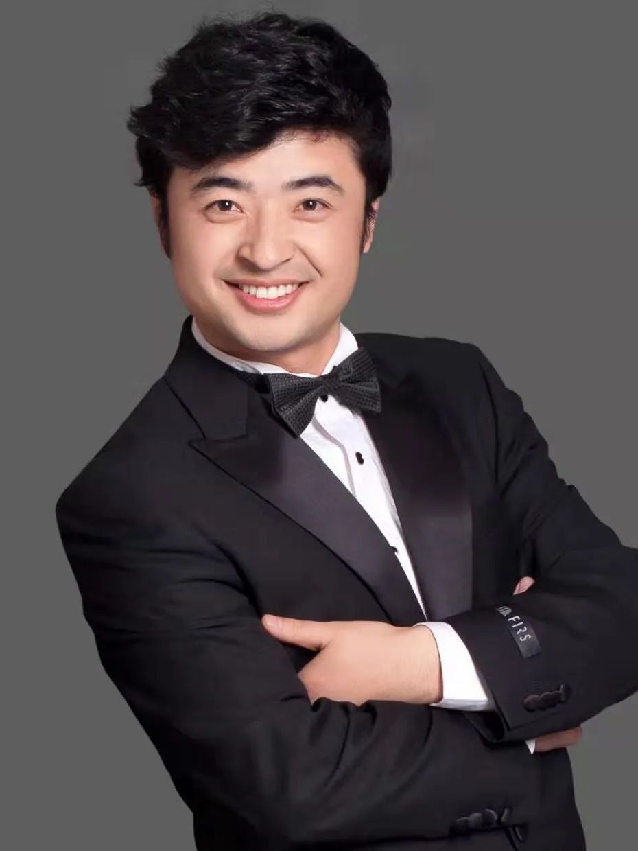 孙立东,中央歌剧院男低音歌唱家,国家二级