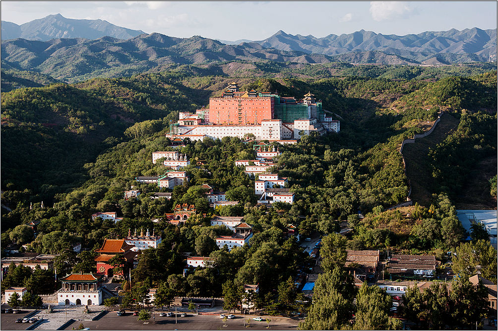  p>外八庙是 a target="_blank" href="/item/河北承德避暑山庄