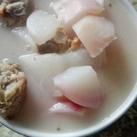 猪尾骨煲萝卜汤