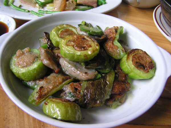  p>煎酿三宝是广东, a target="_blank" href="/item/香港/128775"