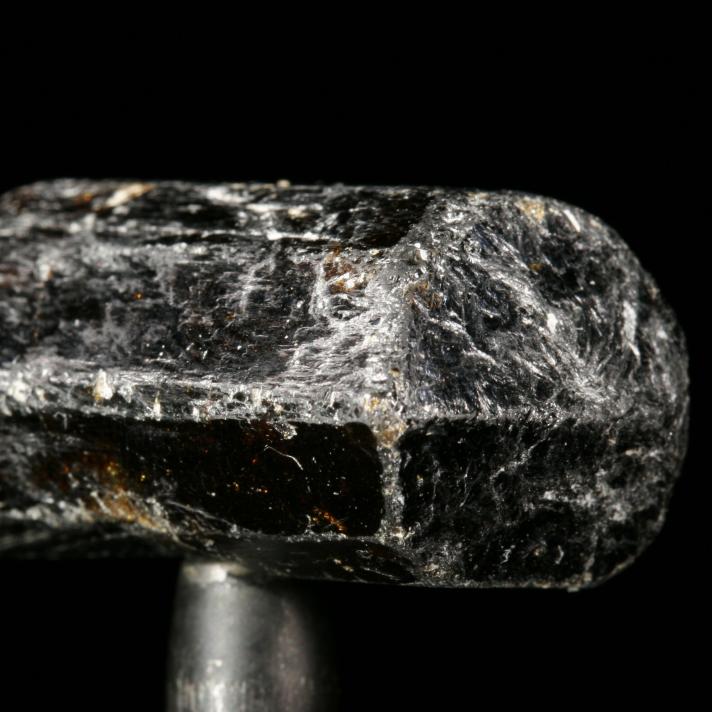  p>镁电气石是属于电气石族(tourmalinegroup)中的一种矿物,化学成分