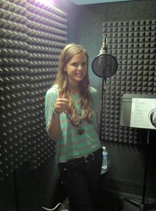 ">蒂芬妮·沃德(tiffany alvord)是一位来自美国加利福利亚的翻唱歌手