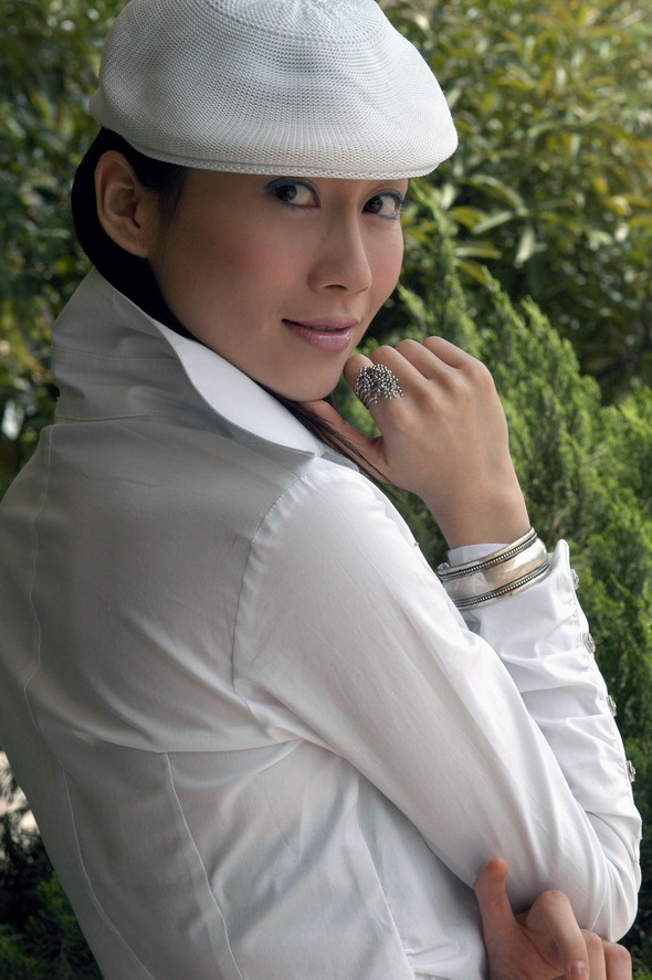  p>《错爱一生》是2004年出品,由 a target="_blank" href="/item