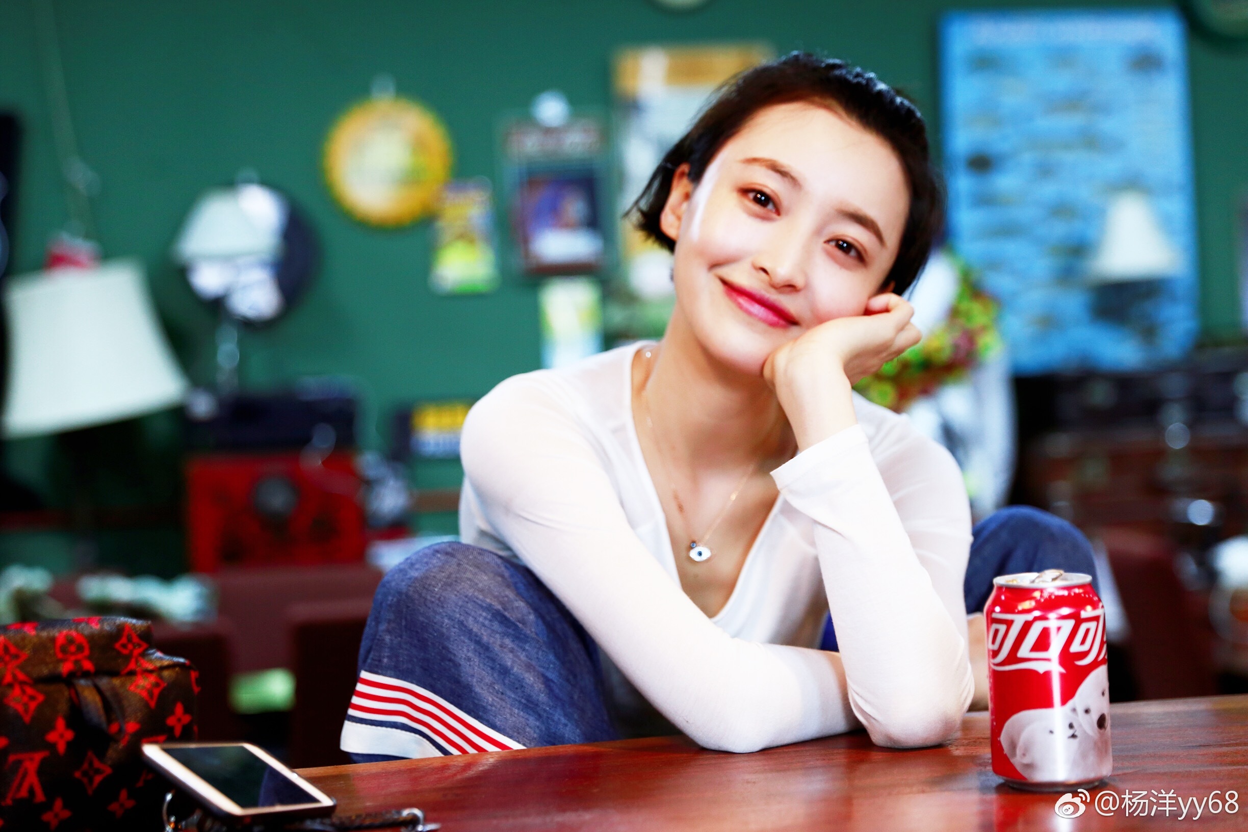 原名杨洋,1989年6月8日出生于江西省赣州市章贡区,中国内地女演员