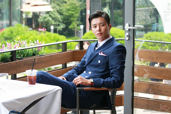  p>延宇振(         )1984年7月5日出生于韩国江原道江陵市,韩国男