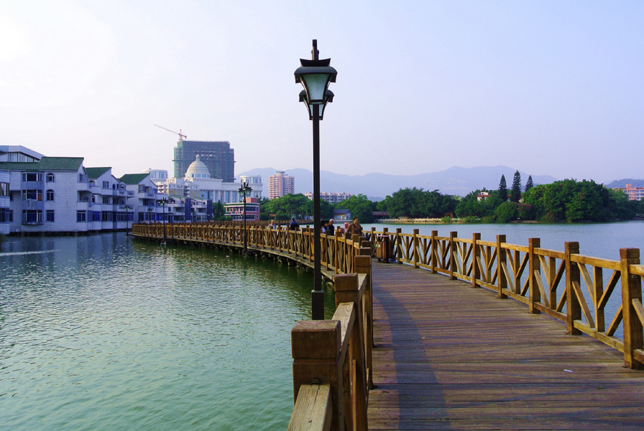  p>左海公园位于 a target="_blank" href="/item/福州市/366603"