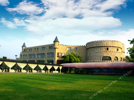  p> a href="#" data-lemmaid="3720807">上海金庭庄园酒店 /a>按照高