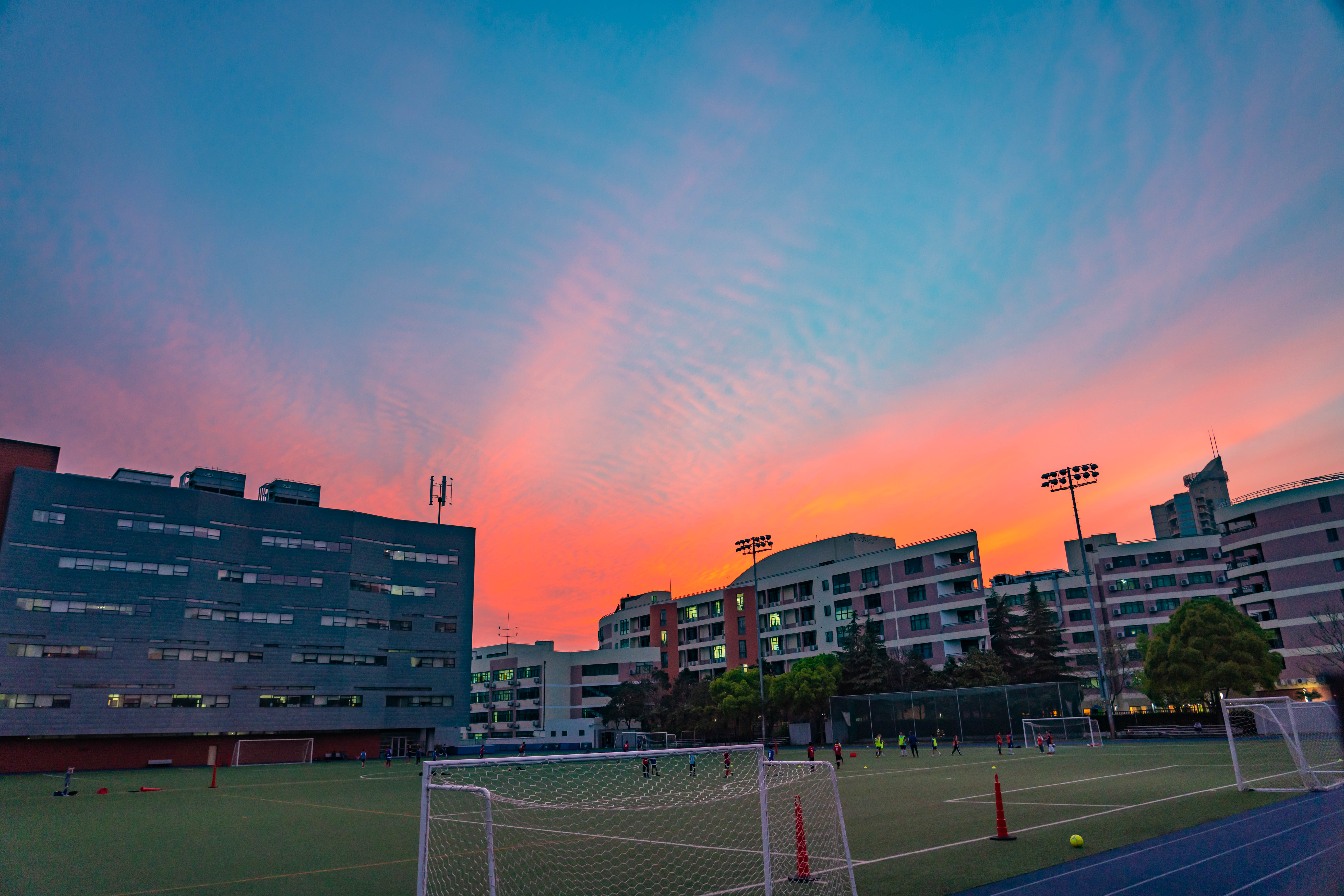  p>上海市民办平和双语学校(shanghai pinghe bilingual school)是 a